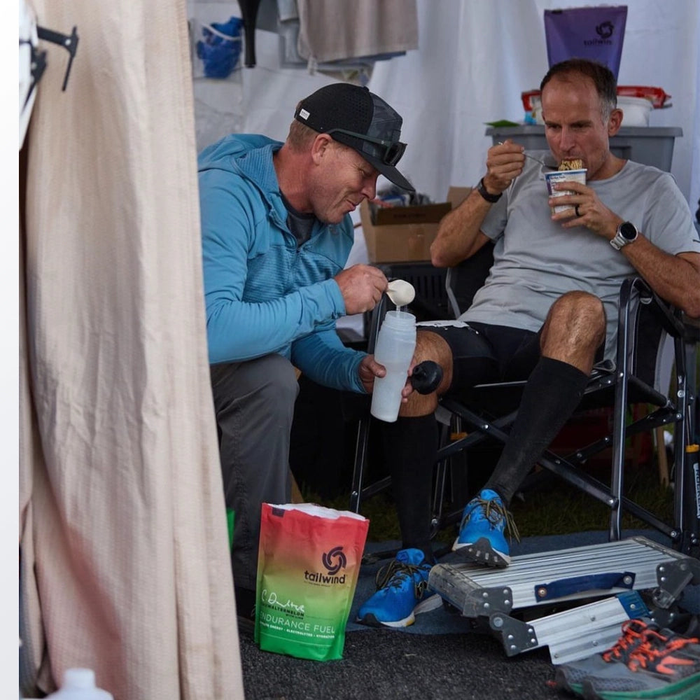 Atlet bruger Tailwind Endurance Fuel Dauwaltermelon – energi og hydrering til træning