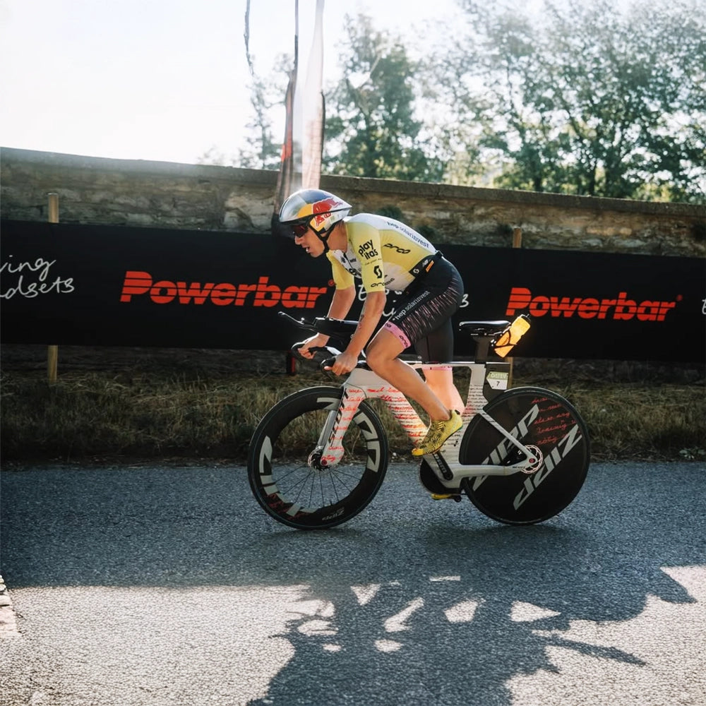 Sebastian Kienle med PowerBar Energibar Original Chokolade til brug før konkurrence