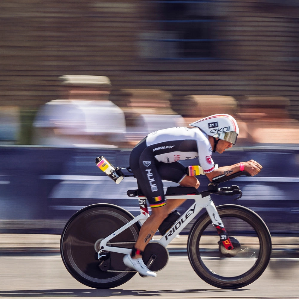 Cykelrytter med Precision Fuel PH 1000  – elektrolytbalancen sikret under konkurrence