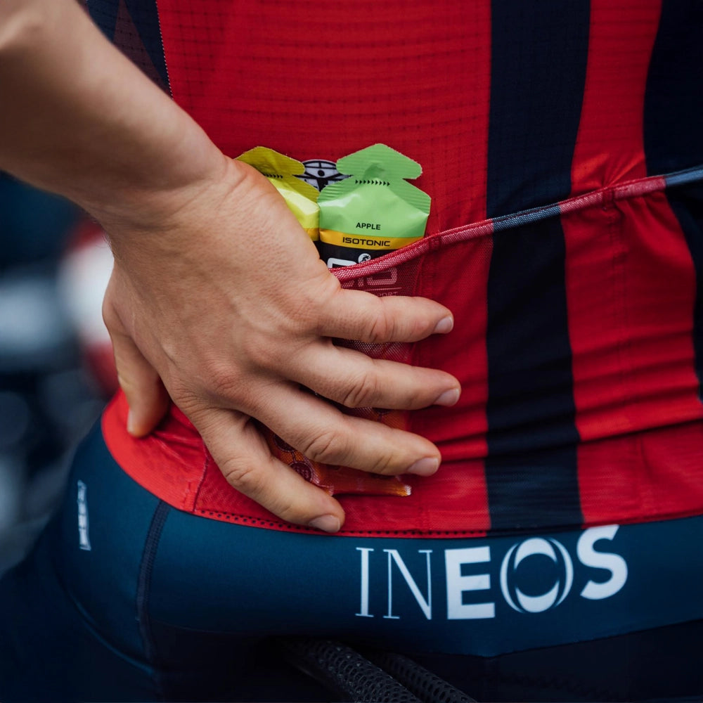 Løber med SiS GO Isotonic Energy Gel Apple – energi under træning